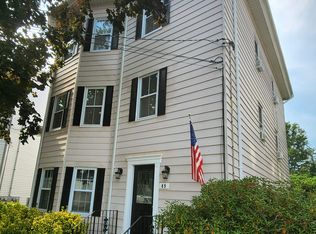 49 Oliver St #3, Bristol, RI 02809