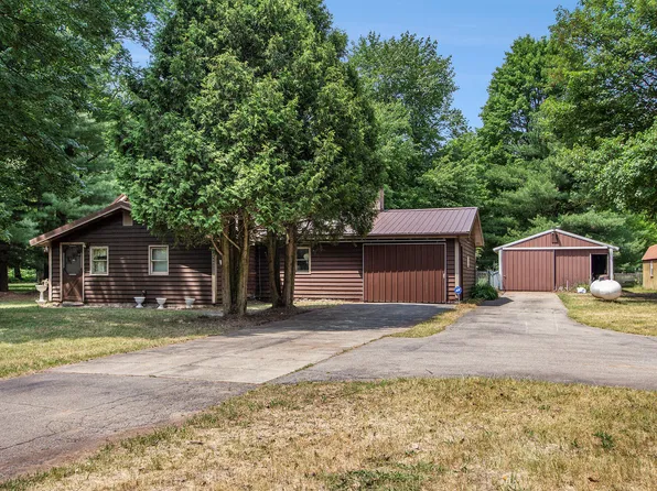 4665 N Evergreen Dr, White Cloud, MI 49349