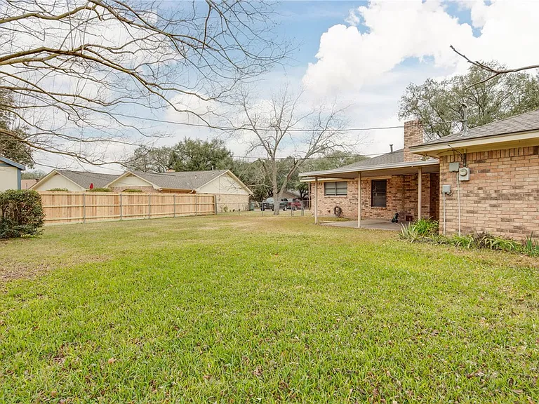 3508 Broad Oak Cir — Photo 22