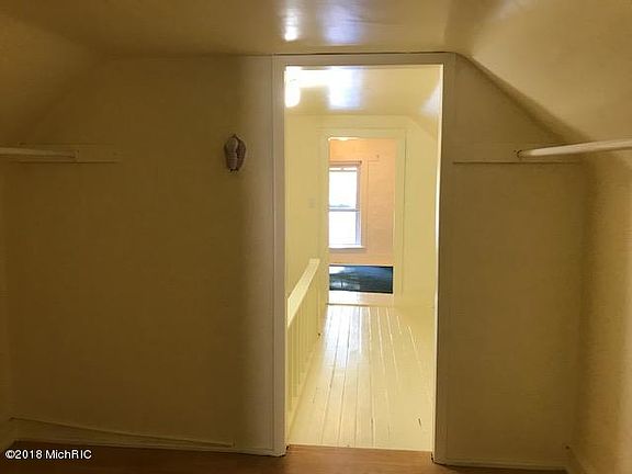 5th image of 2495 Lincoln St