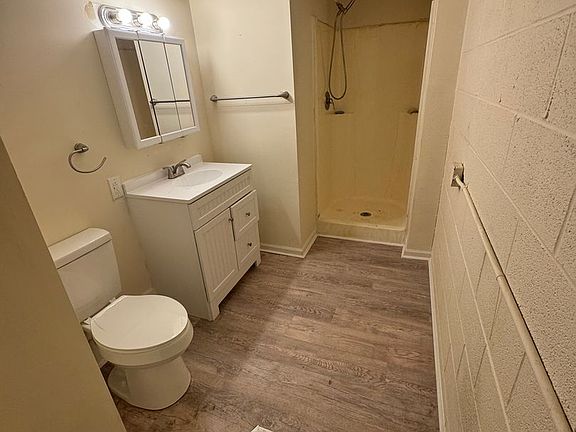 2nd image of 409 W Elm St #2B