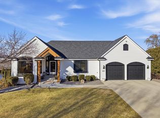 635 W Pierre Ln, Port Washington, WI 53074