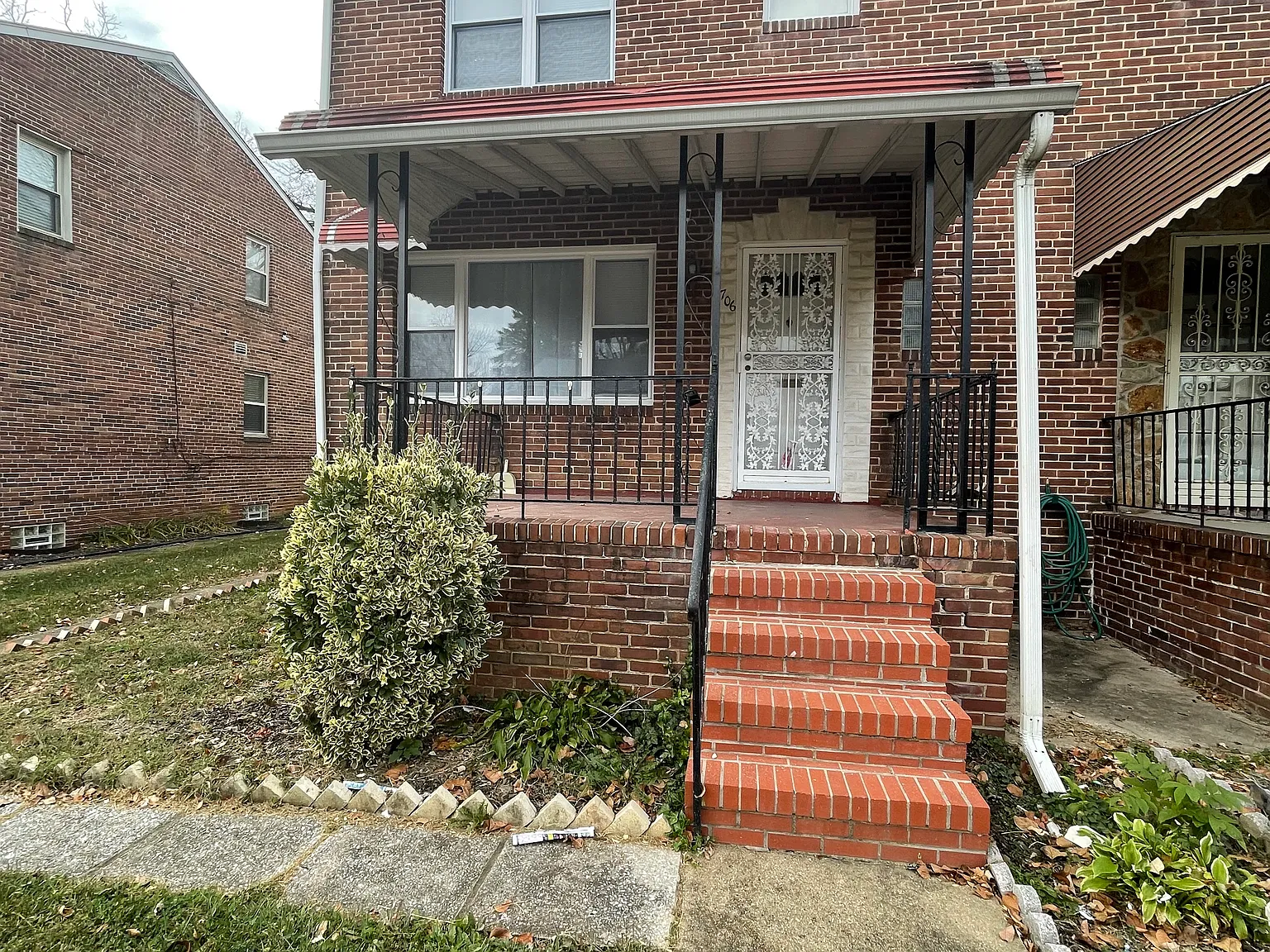 5 bed, 1500 sqft, $2,580 — Photo 1