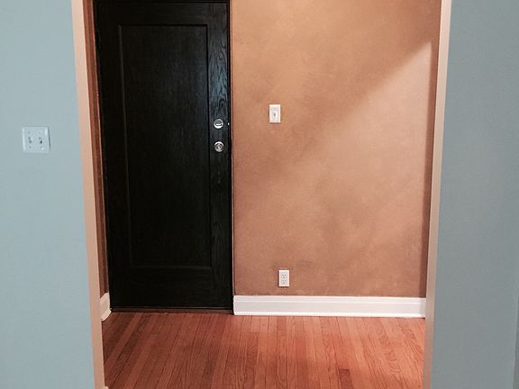 2nd image of 924 Ontario St
