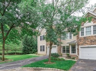 36 Rosewood Ct, North Haledon, NJ 07508