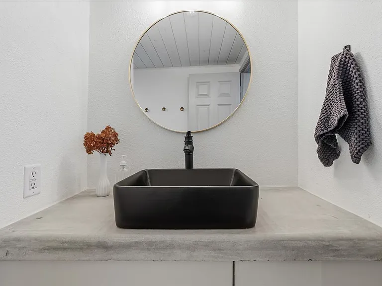 114 Cherry St NW — Photo 24