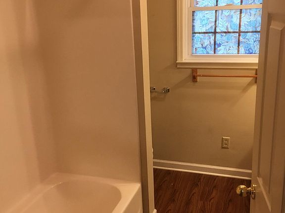 master bedroom bathroom