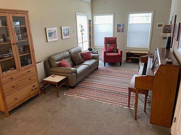 2nd image of 180 Barnwood Cir