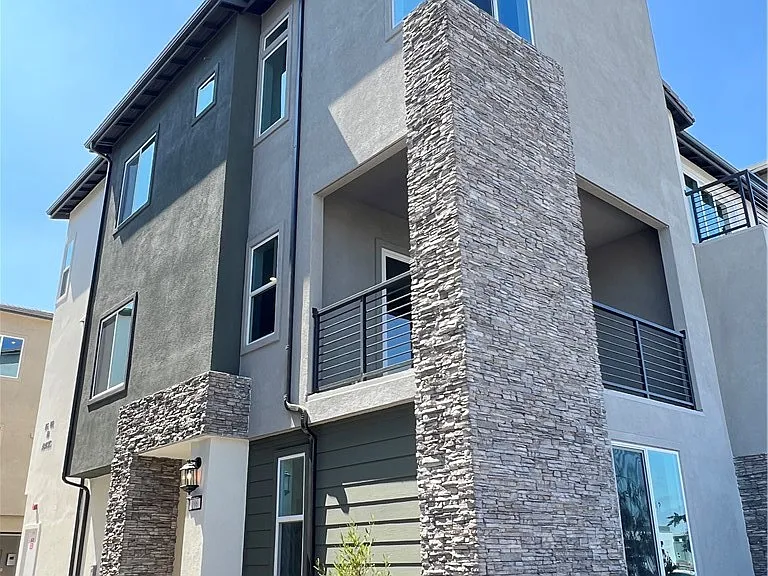 106 Abacus — Photo 1