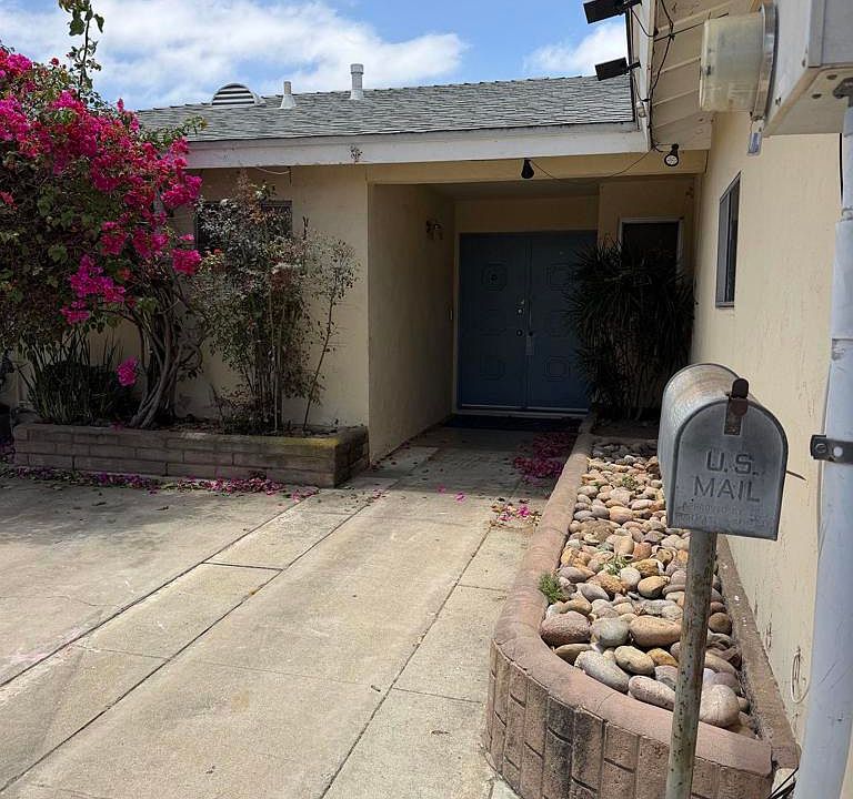 1st image of 942 Monterey Ct