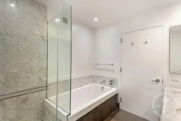 Rented by Brooklyn Heights Real Estate Inc | media 14