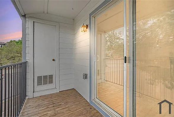 2 bed, 1200 sqft, $1,800 — Photo 3