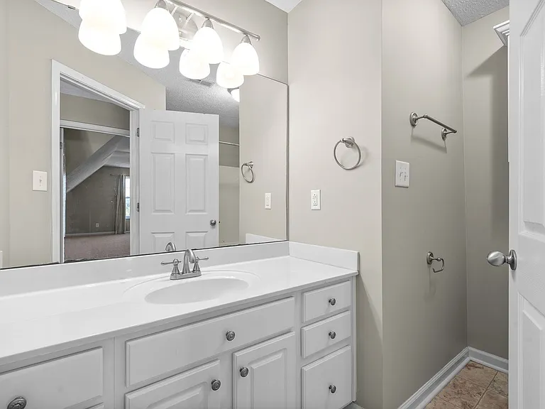 3487 Hickory Glen Dr — Photo 32