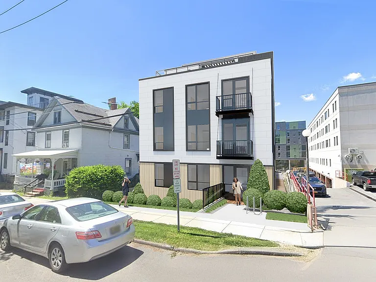 215 College Avenue — Photo 8