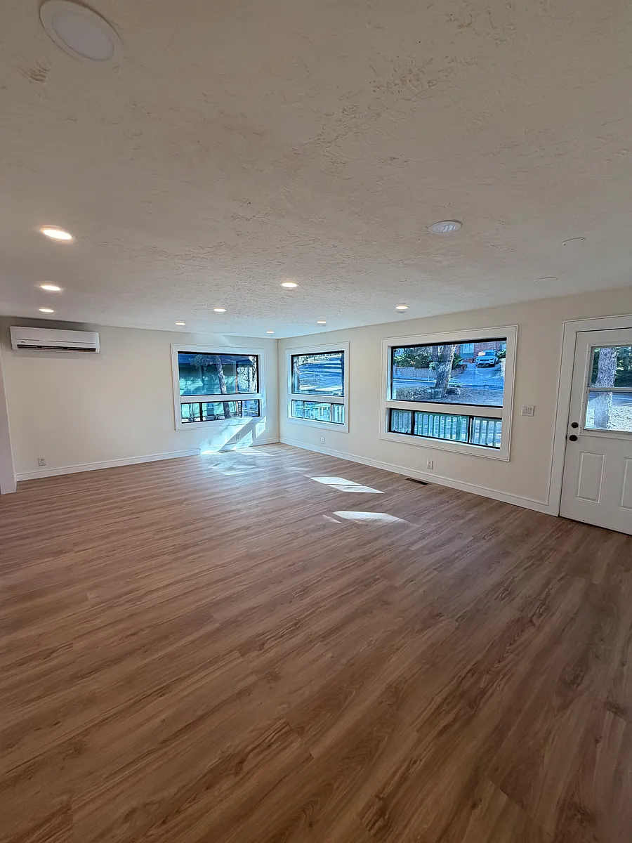 Building Photo - 2704 Tirol Dr