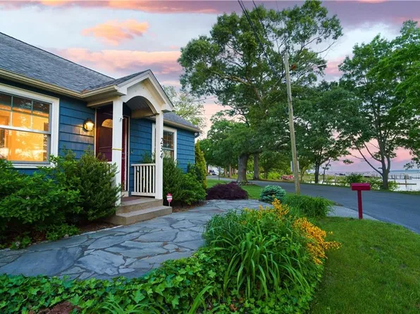 234 Sea View Dr, Warwick, RI 02889