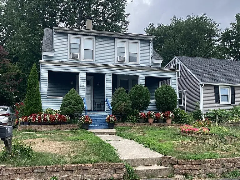 124 Hansen Ave #A — Photo 1