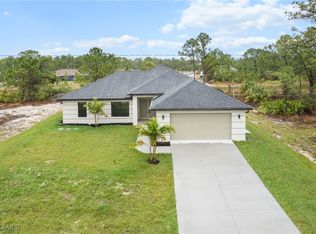 2810 Helen Pl, Lehigh Acres, FL 33971