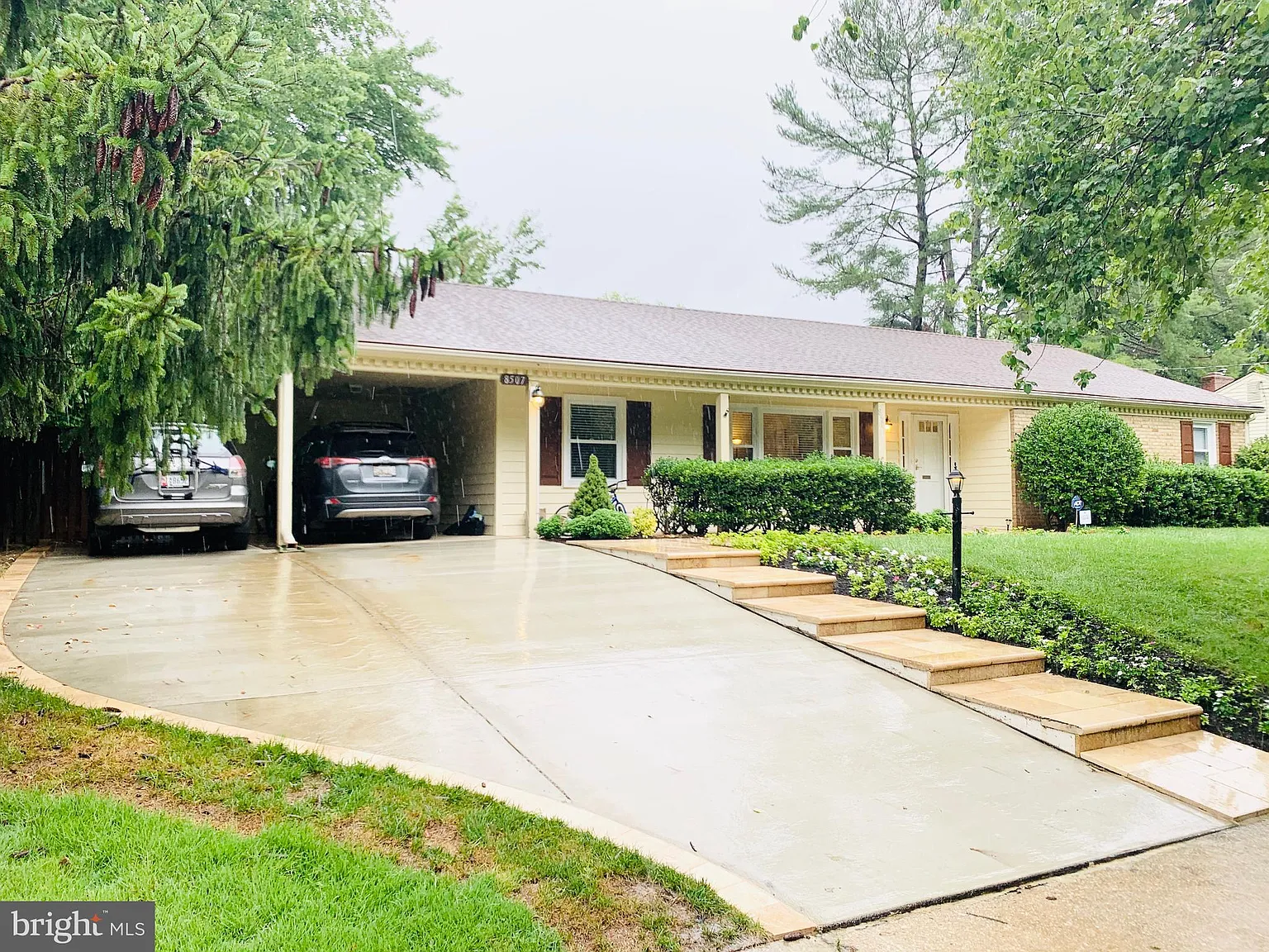 4 bed, 2.5 bath, 2339 sqft, $4,000 — Photo 1