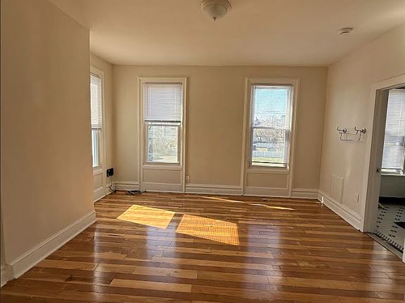 5th image of 44 Remsen Ave #2