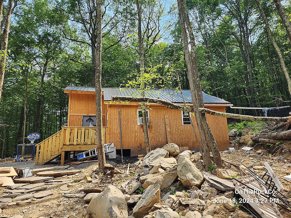 2nd image of 847 Resica Falls Rd