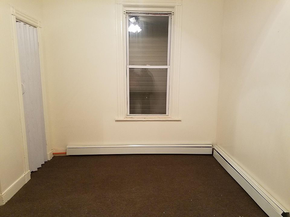 Diningroom measurement 14 by 11