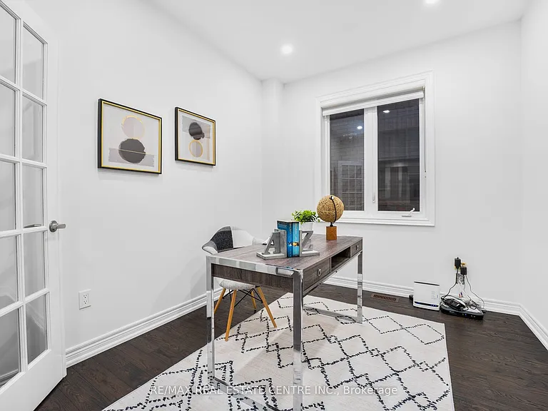 5 Forsyth Cres E — Photo 7