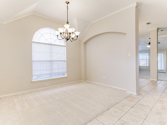 3rd image of 415 Fountain Park Dr