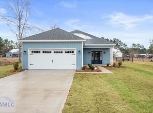 102 Owens Rd, Pembroke, GA 31321