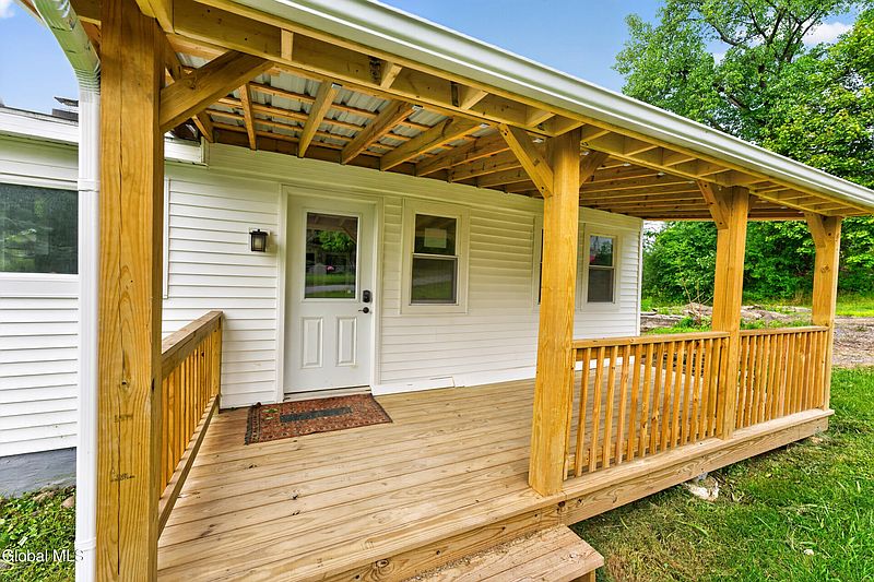3rd image of 23 Oberlook Avenue