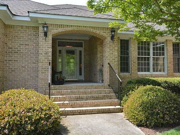 3rd image of 4309 Blackthorne Ct