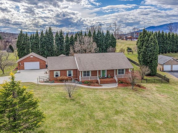 2nd image of 209 Deer Haven Dr