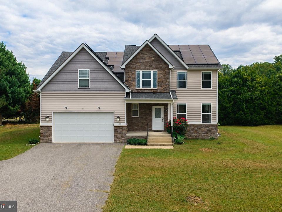 1st image of 100 Finch Dr