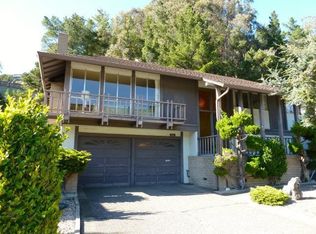 925 Oddstad Blvd, Pacifica, CA 94044