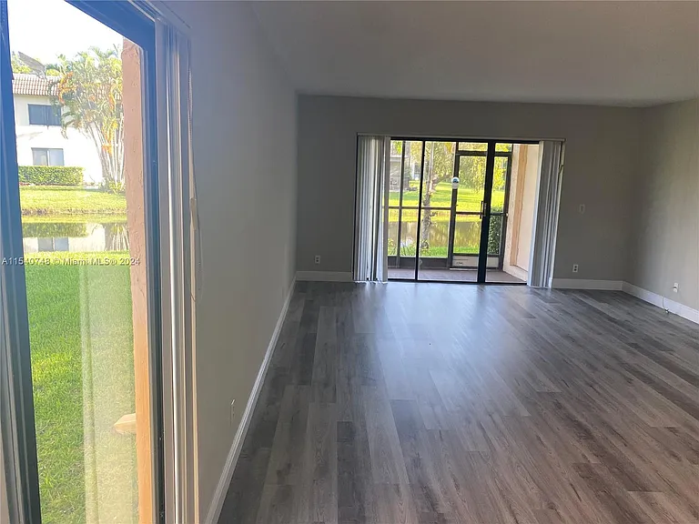 389 Lakeview Dr #101 — Photo 36