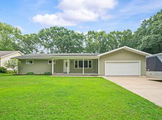 2720 Wildwood Ln, Stevensville, MI