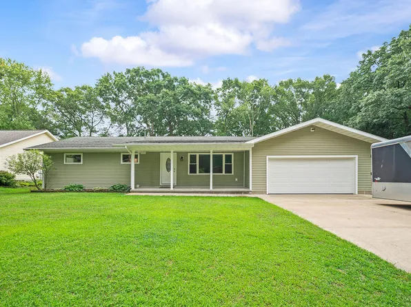 2720 Wildwood Ln, Stevensville, MI 49127