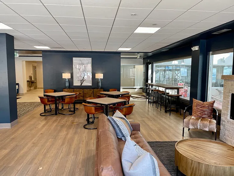 Building's Lounge