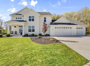N35W8111 Prairie View Ct, Cedarburg, WI 53012