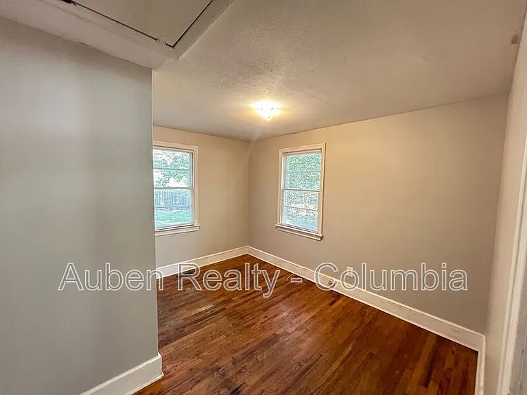 1414 S Kilbourne Rd — Photo 4