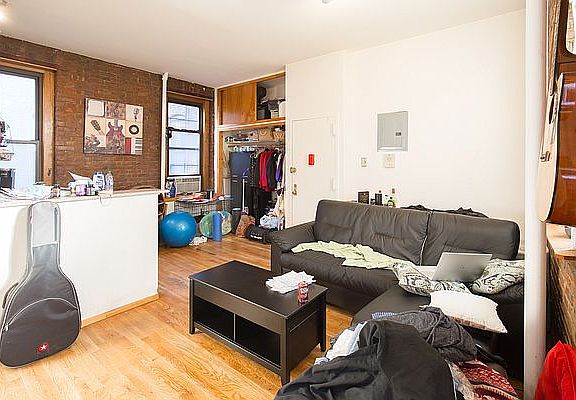 2nd image of 423 E 9th St #7