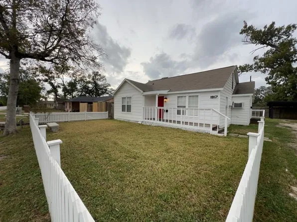 1917 Thonig Rd, Houston, TX 77055