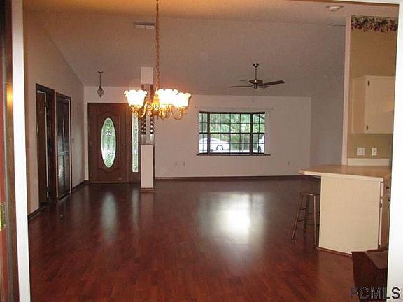 4th image of 26 Bridgehaven Dr