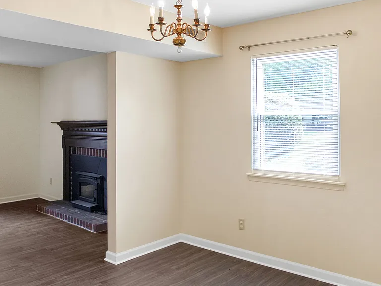 2455 Whitney Ct — Photo 4