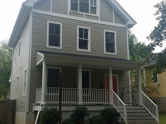 2nd image of 209 E 11th St