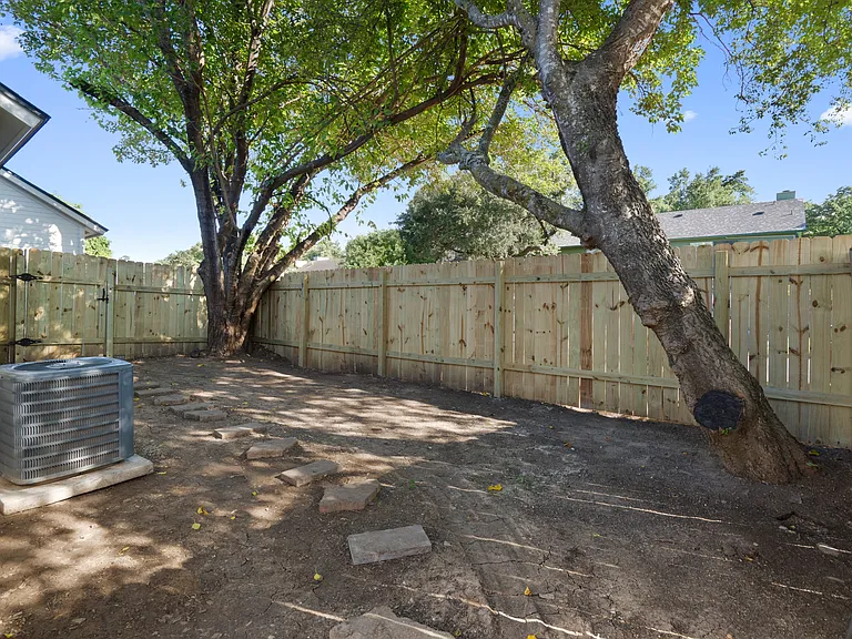 2909 W Slaughter Ln #B — Photo 52