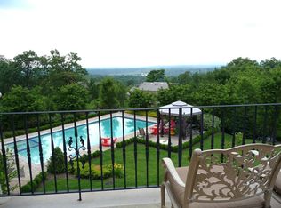 135 Truman Dr, Cresskill, NJ 07626