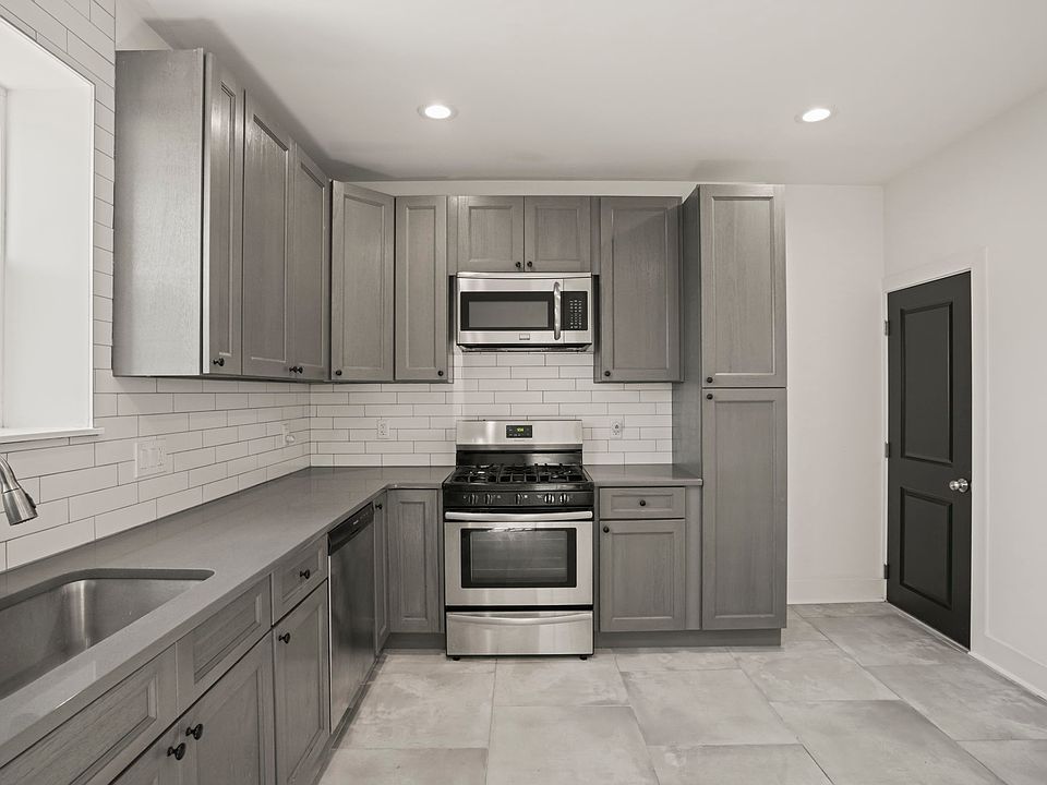 1st image of 2706 E Somerset St