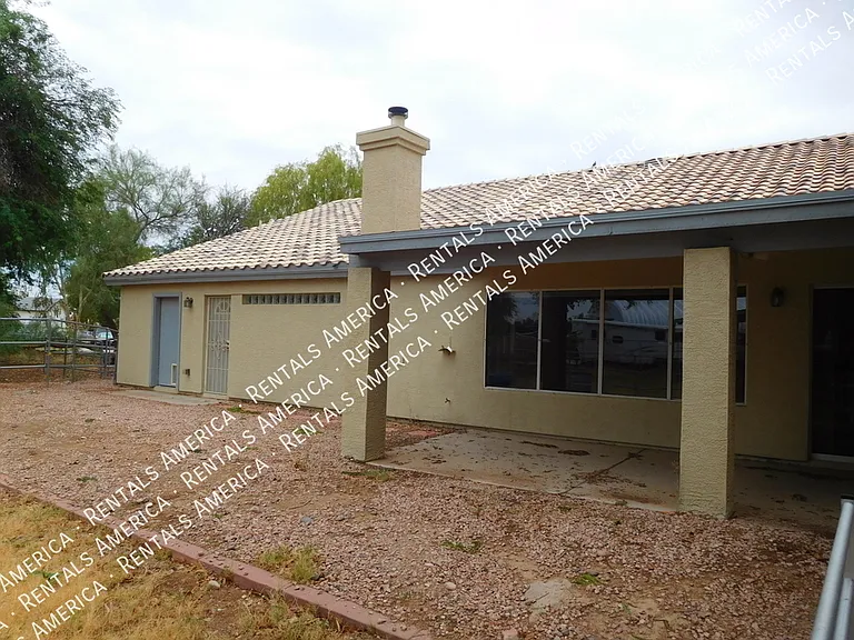 5747 N 105th Ln — Photo 36