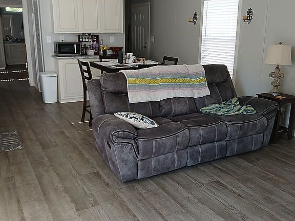 4th image of 224 County Road 3525